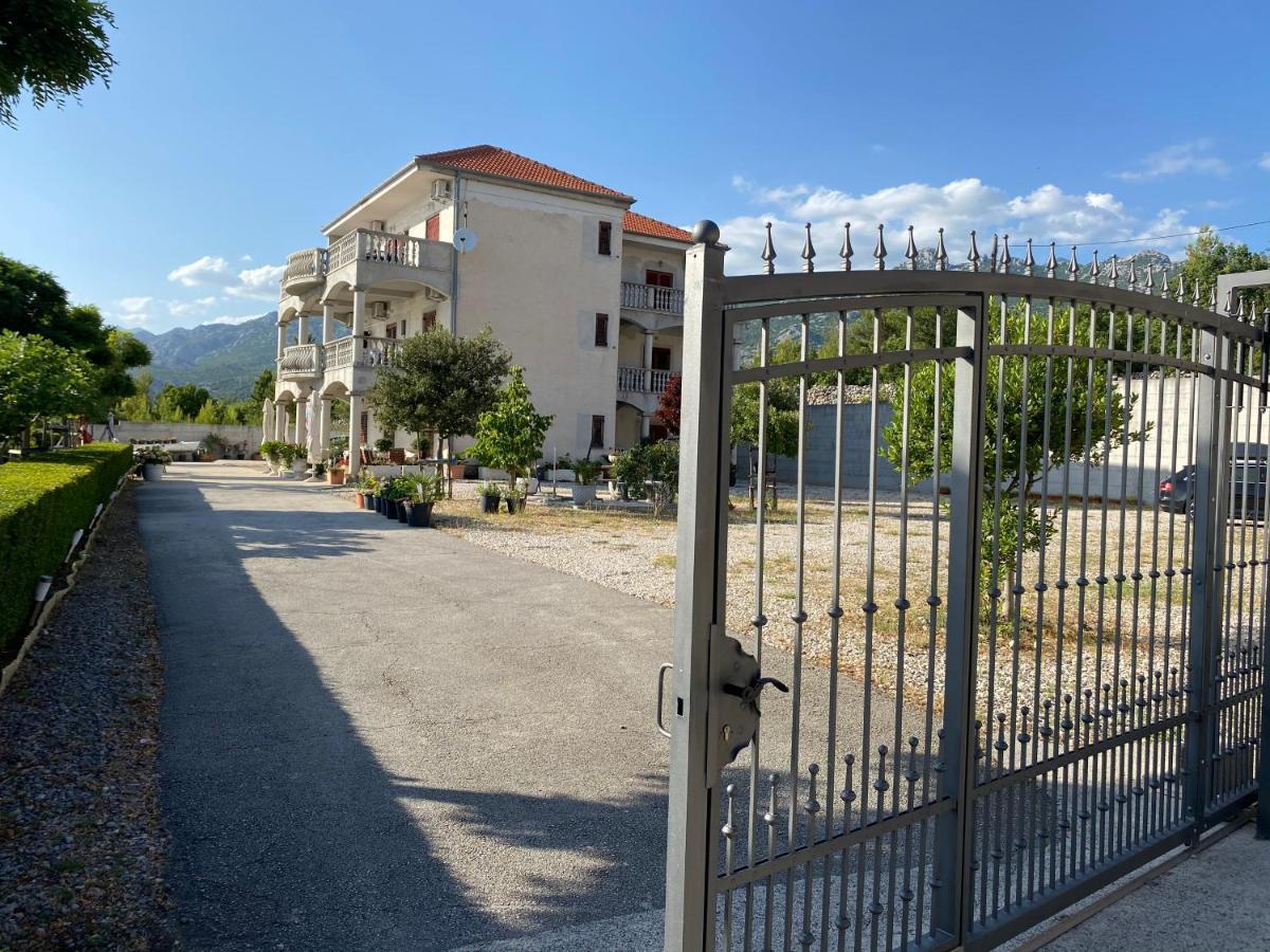 Villa Punta Rovanjska Exterior photo
